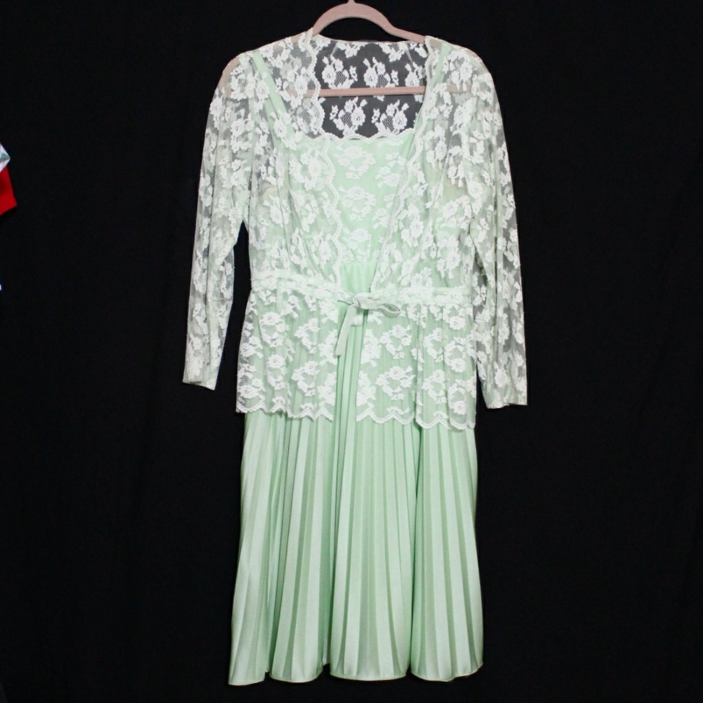 Vintage Mint Green Pleated Lace Tea Dress